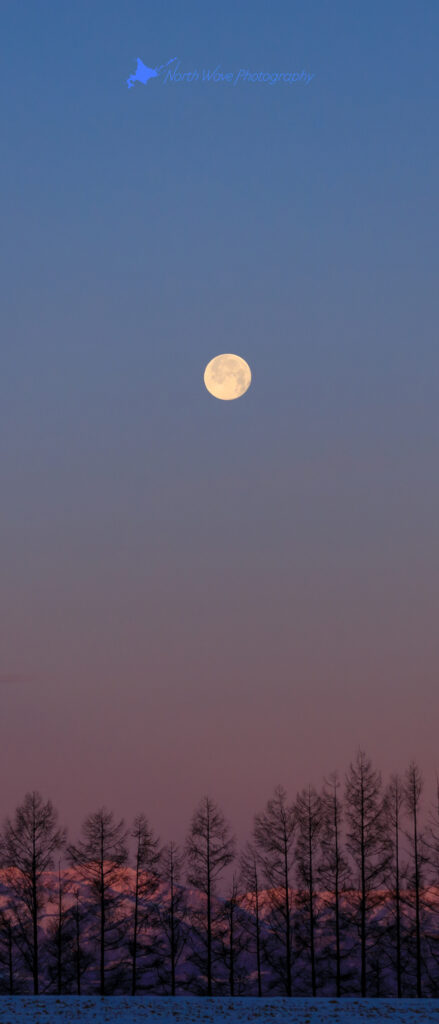 the-alpine-glow-and-moonset-for-xperia