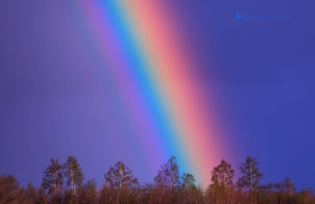 A-bright-rainbow-in-the-sky-for-macbookpro-wallpaper
